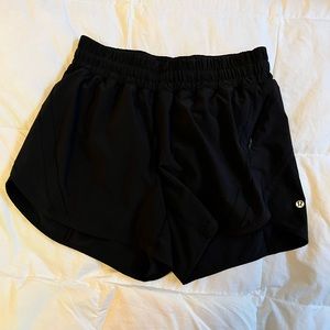 Lululemon🍋 track that mid-rise lined short 5”